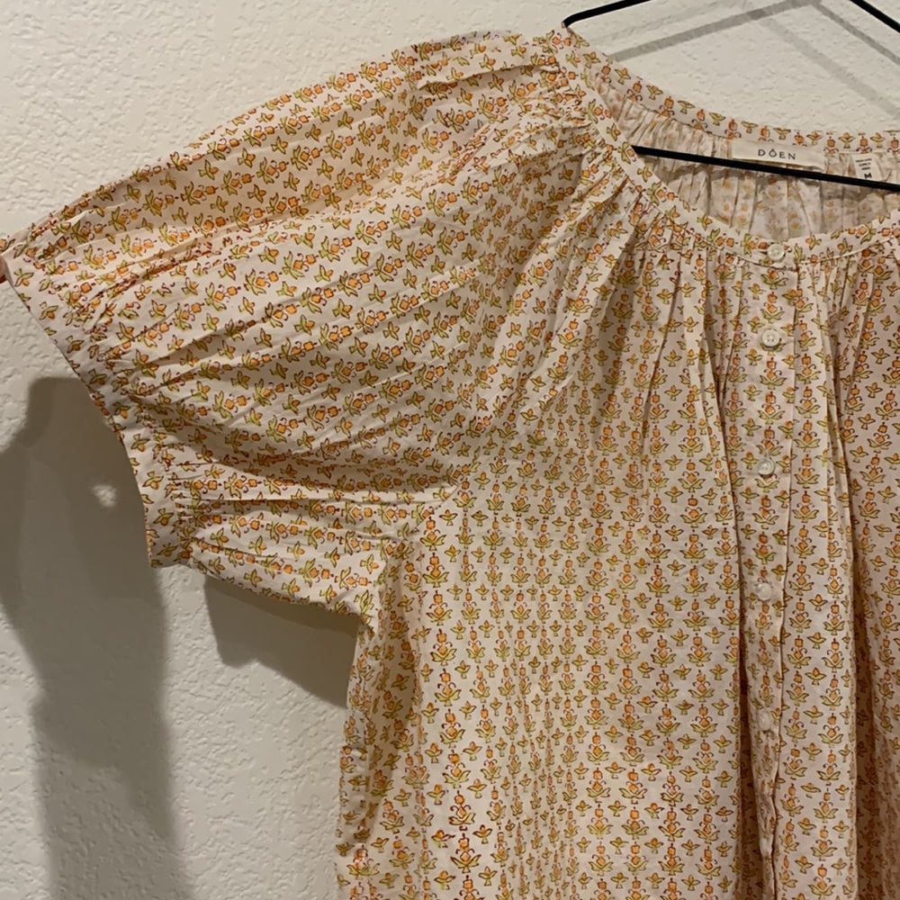 Doen June Top in Marigold Meadows - Peach Floral Puff-Sleeve Blouse - Picture 5 of 12
